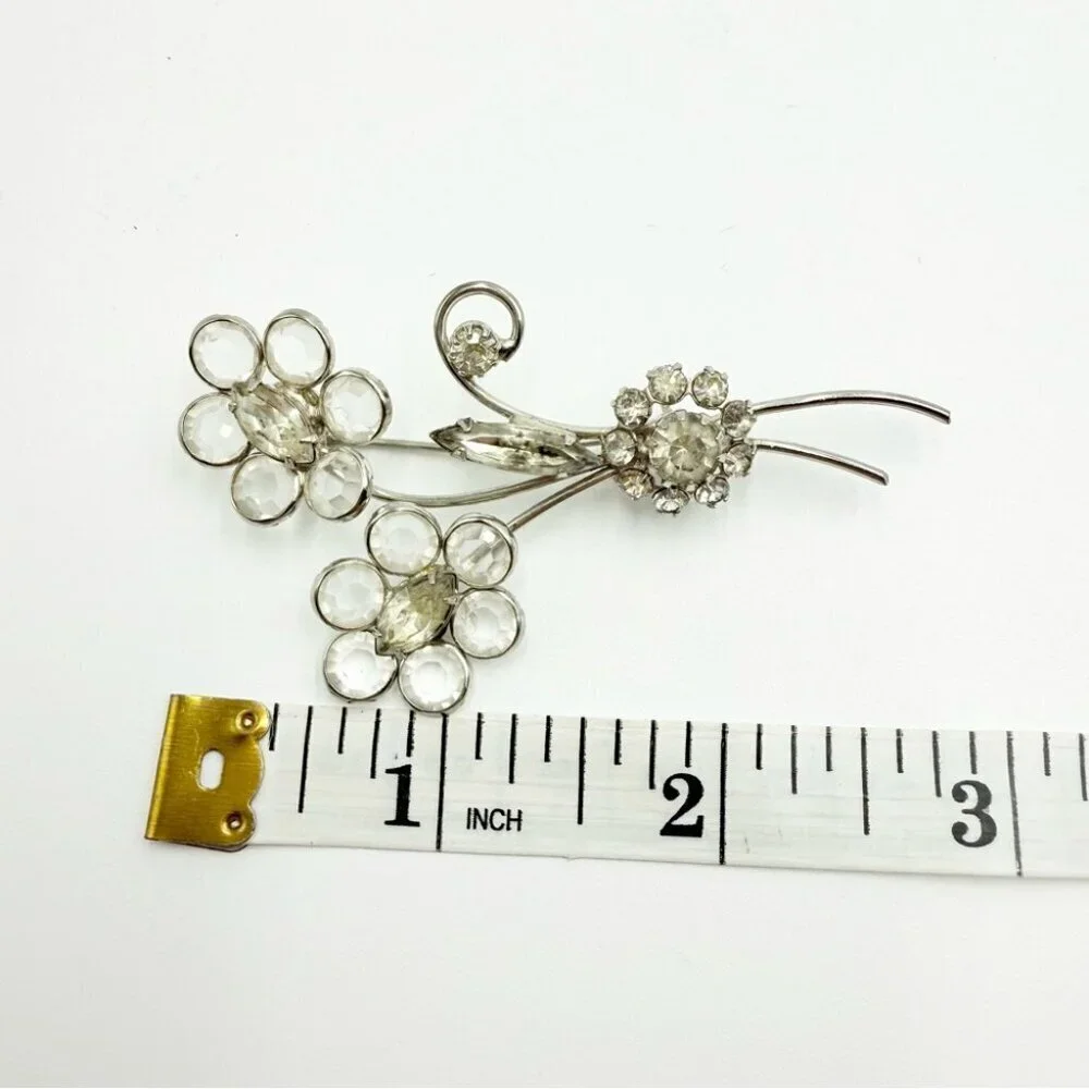 Vintage Silver Tone Bezel Set Faceted Crystal Flower Bouquet Brooch